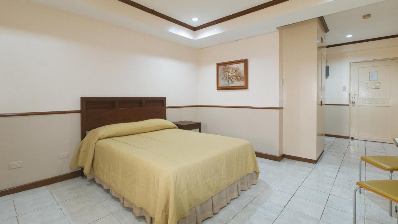 Garden Plaza Hotel Manila Exterior photo