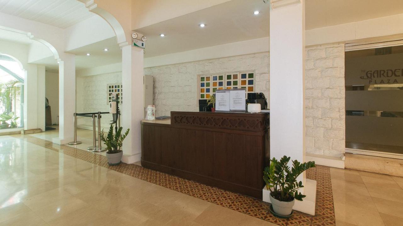 Garden Plaza Hotel Manila Exterior photo